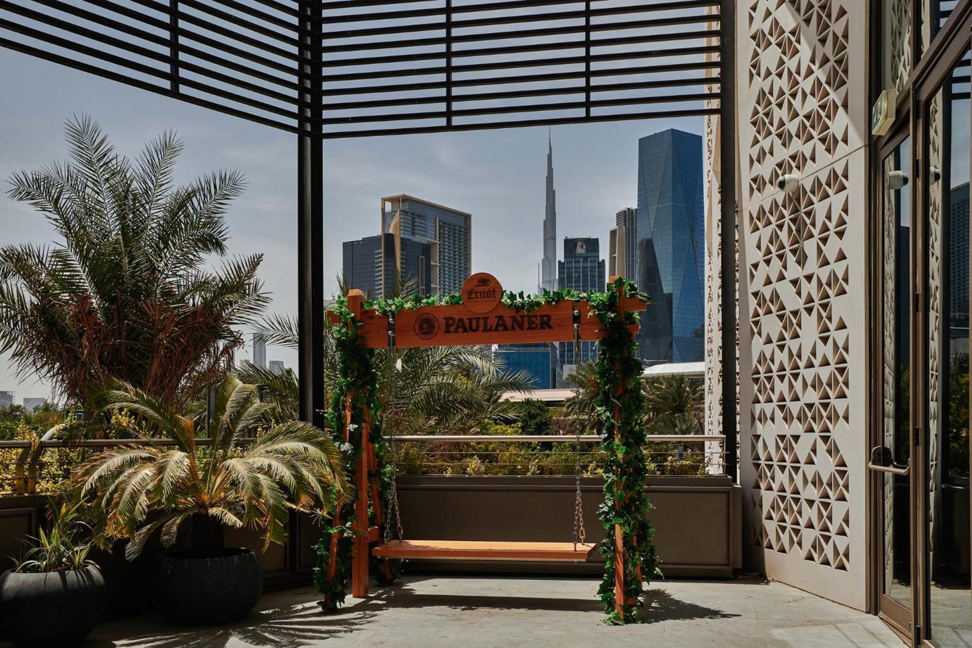 25Hours Hotel Dubai One Central Ngoại thất bức ảnh The swing at the top of the building