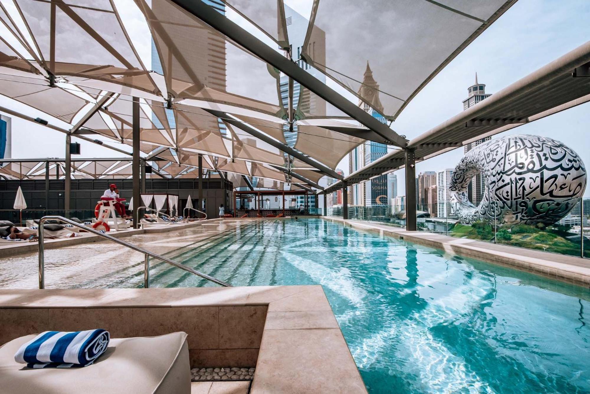 25Hours Hotel Dubai One Central Ngoại thất bức ảnh The pool at the 101 lounge
